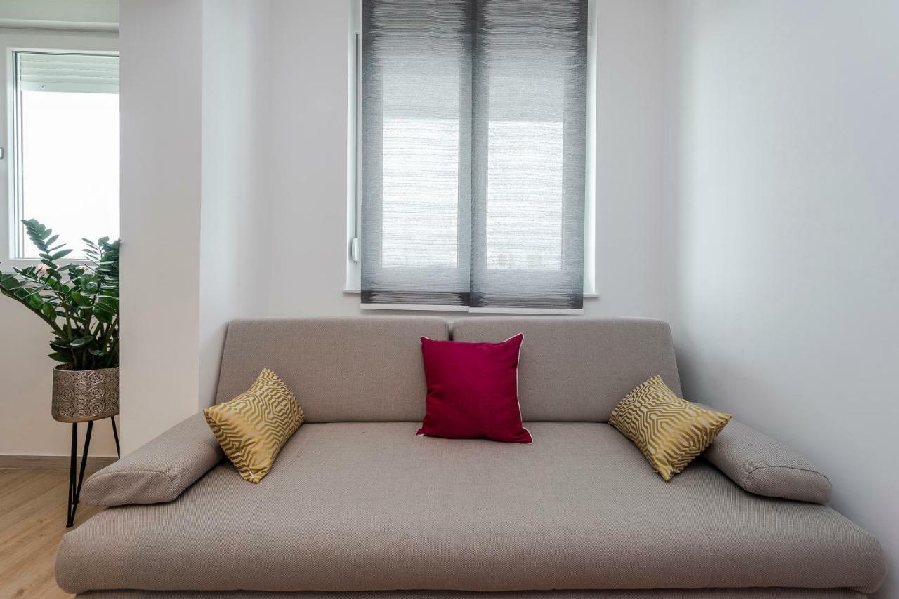 Seven Apartman Apartment Zadar Bagian luar foto