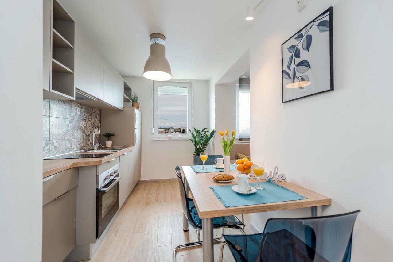 Seven Apartman Apartment Zadar Bagian luar foto