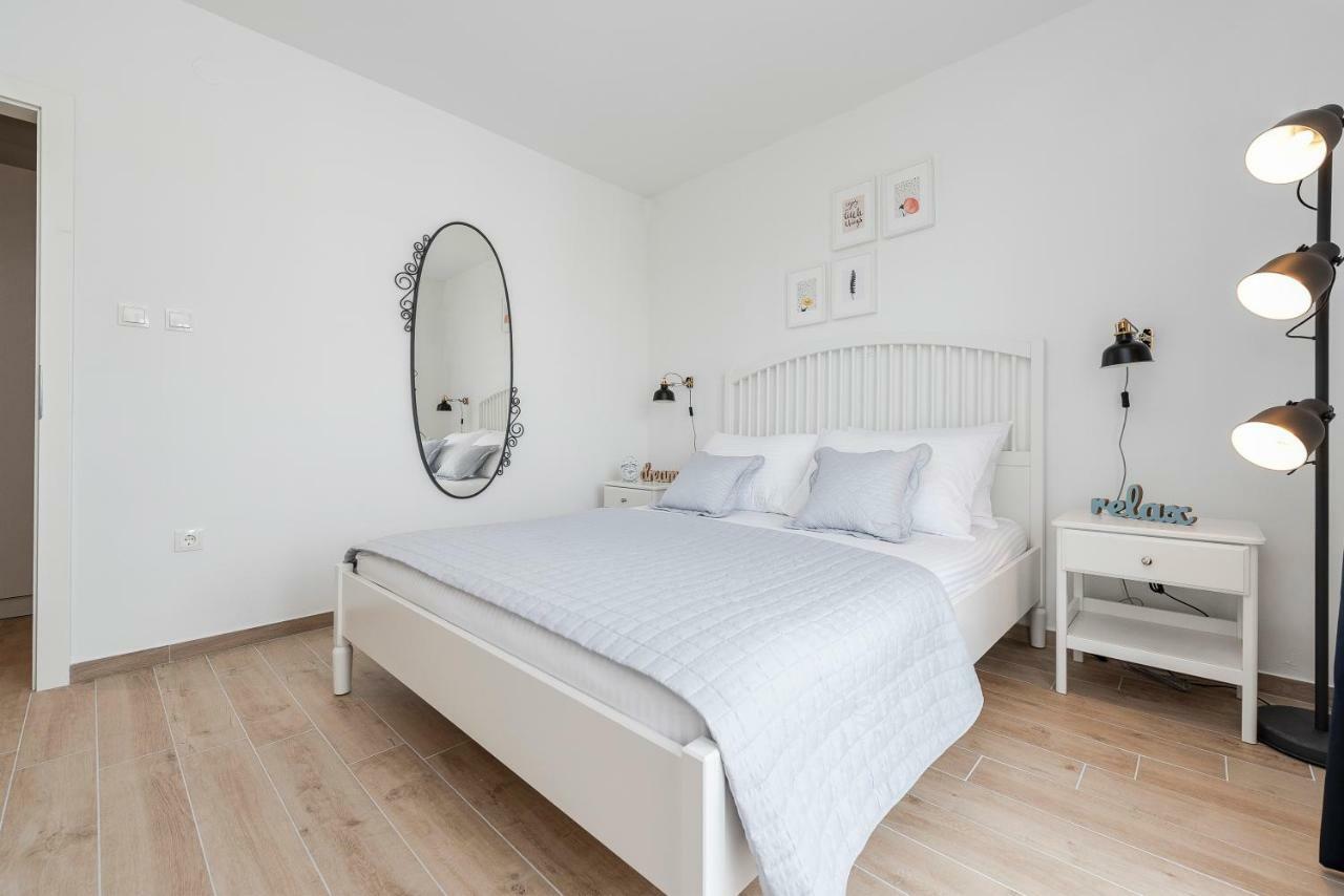 Seven Apartman Apartment Zadar Bagian luar foto